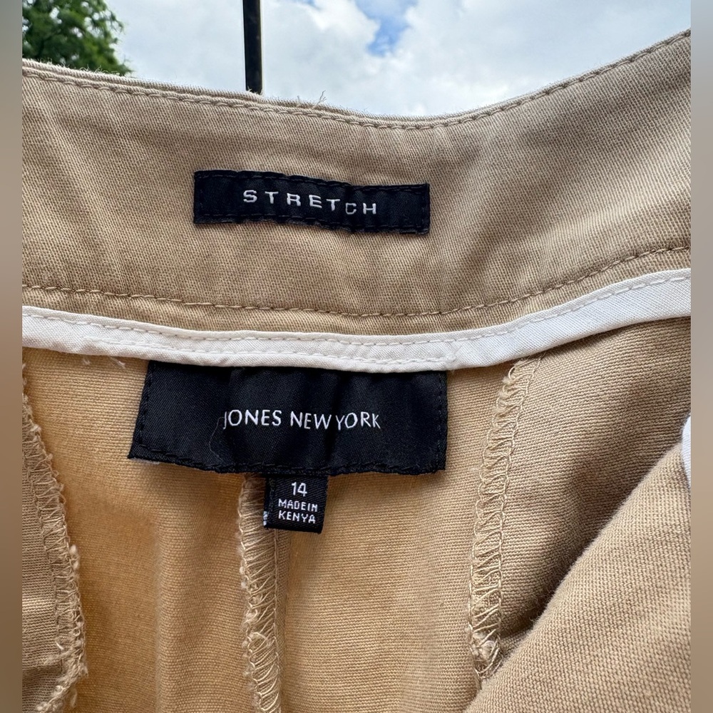 Jones NY Dressy Tan Women's Bermuda Shorts Sz 14 Wear to Work - Picture 6 of 8